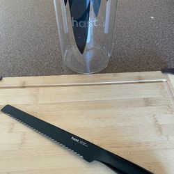 hast bread knife and holder