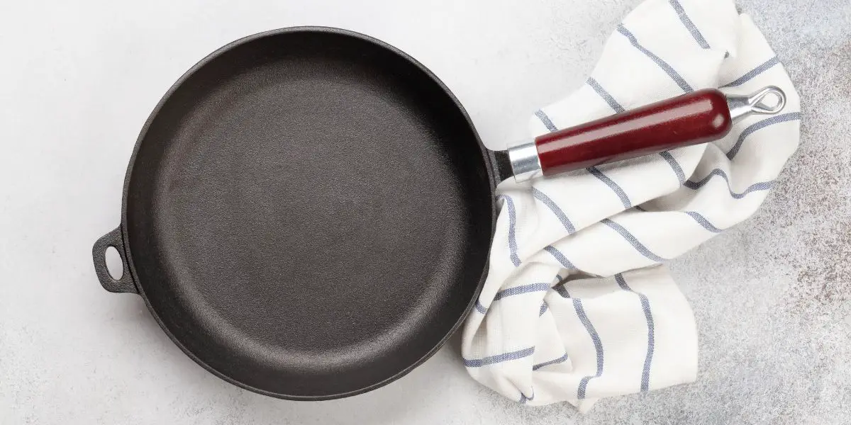 What is a Frying Pan? Everything You Need To Know (2023)